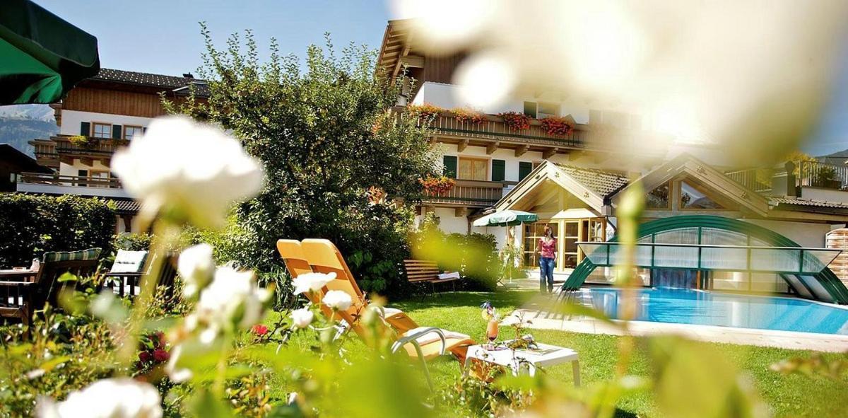 Hotel In The Heart Of The Alps Uttendorf Exterior photo