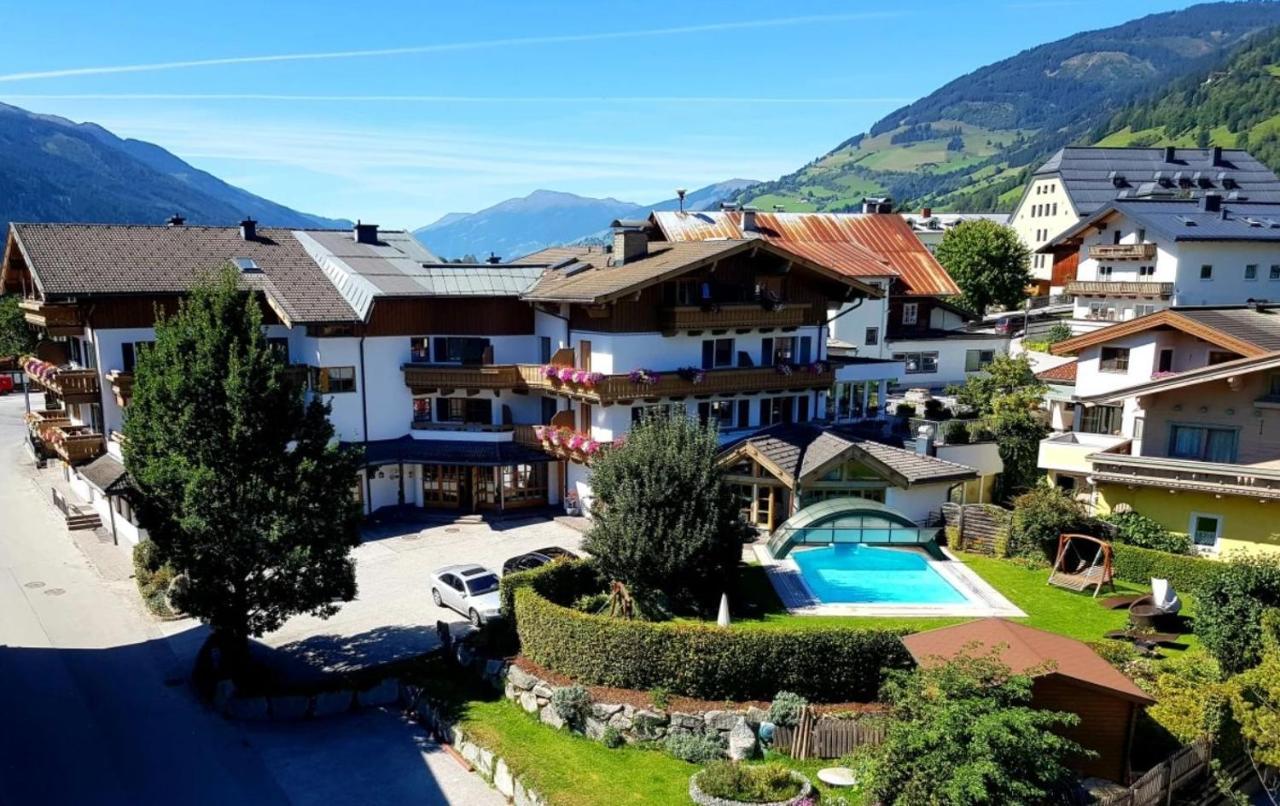 Hotel In The Heart Of The Alps Uttendorf Exterior photo