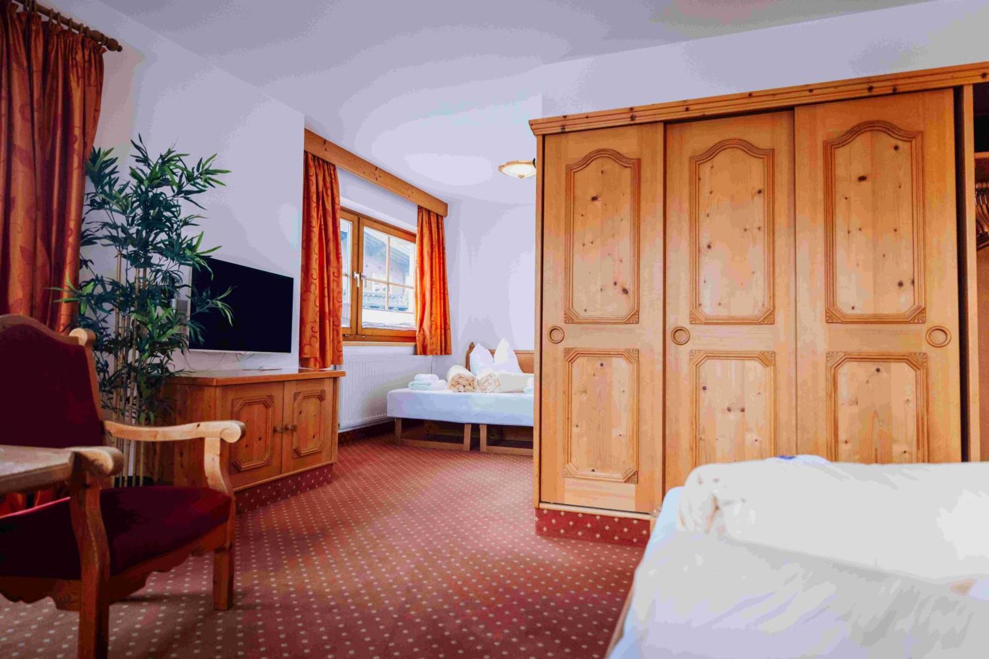 Hotel In The Heart Of The Alps Uttendorf Exterior photo